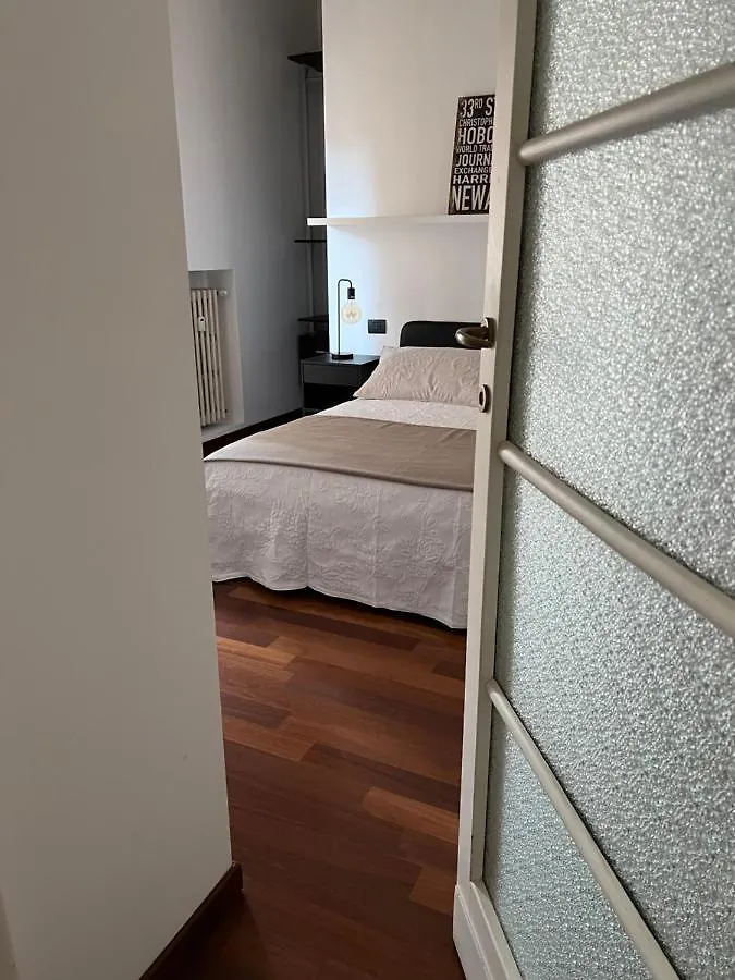 Rebecca'S Milano Collection: Repubblica Daire